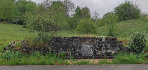 1 vue - Fontaine de la Lizenette (ouvre la visionneuse)