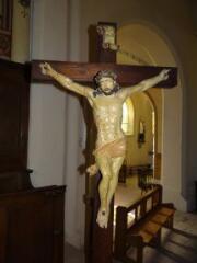 ouvrir dans la visionneuse : statue Christ en croix sur croix
