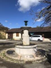 1 vue - Fontaine (ouvre la visionneuse)