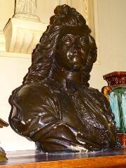 1 vue - statue Buste du Duc du Maine (ouvre la visionneuse)