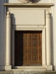 Ouvrir l'image Porte principale côté rue de la chapelle Sainte-Madeleine