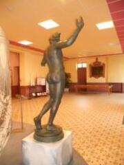 ouvrir dans la visionneuse : Statue de bronze (copie)