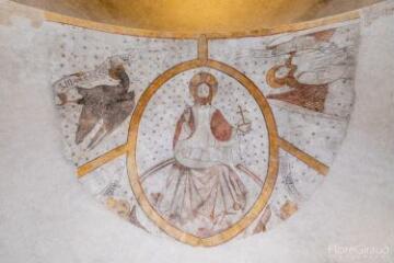 Ouvrir l'image Détail des peintures de la nef, Christ en majesté