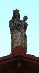 Ouvrir l'image Statue de la Vierge à l'Enfant ornant le pignon