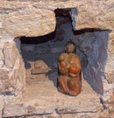 ouvrir dans la visionneuse : Niche médiévale et Vierge à l Enfant