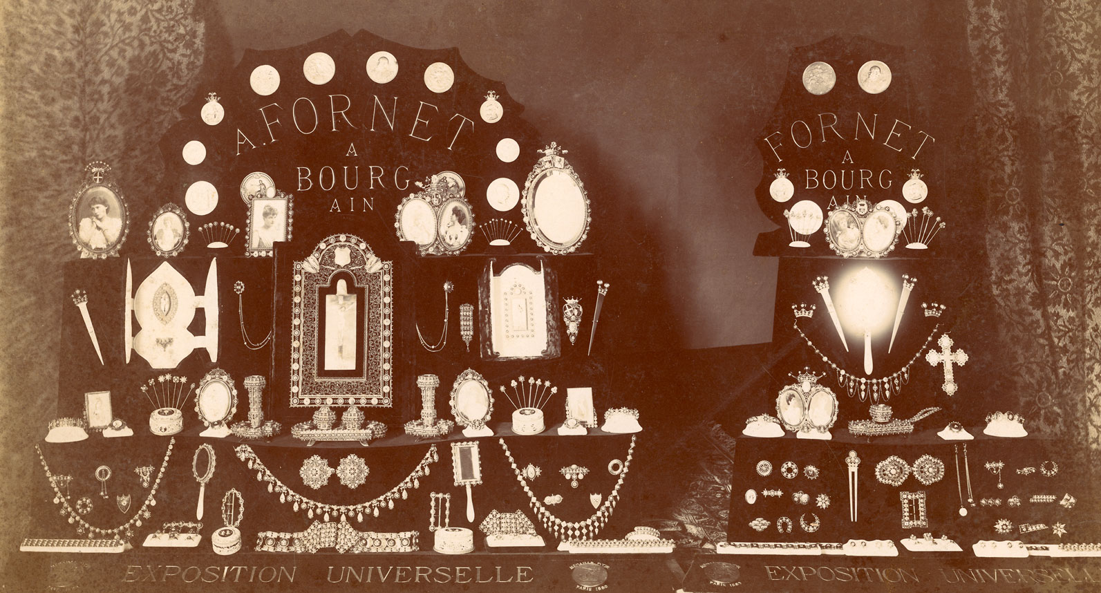 Positionnez les objets dans la vitrine